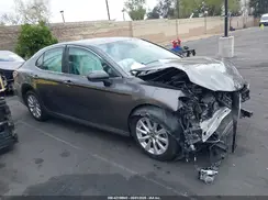 4T1B11HK1JU631928 2018 TOYOTA CAMRY