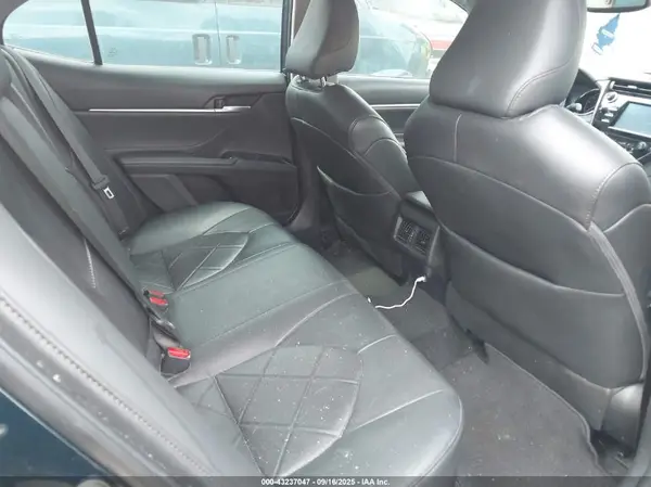 4T1B11HK1JU632058 2018 TOYOTA CAMRY - Image 8