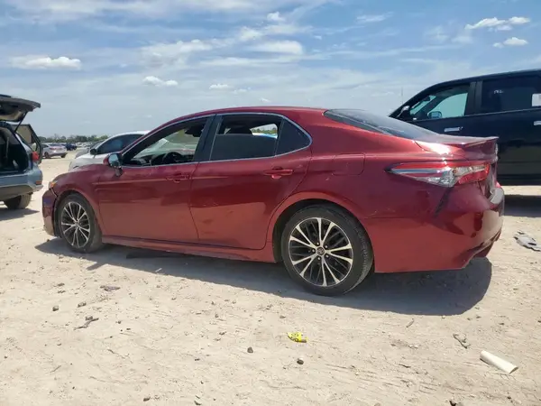 4T1B11HK1JU632755 2018 TOYOTA CAMRY - Image 2