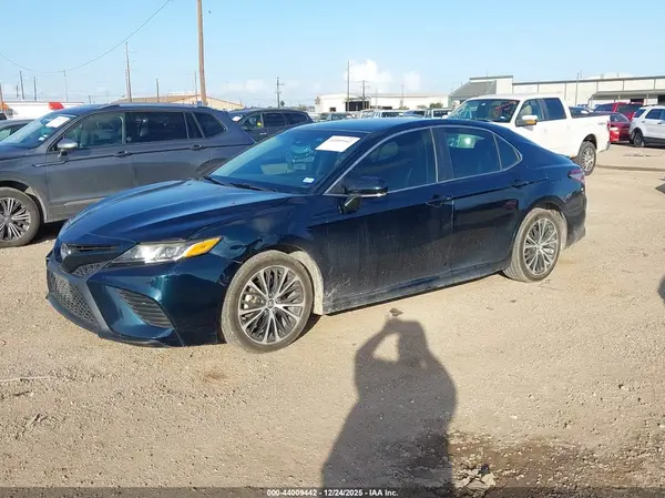 4T1B11HK1JU634053 2018 TOYOTA CAMRY - Image 2