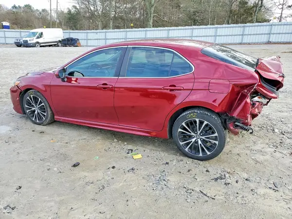 4T1B11HK1JU634974 2018 TOYOTA CAMRY - Image 2
