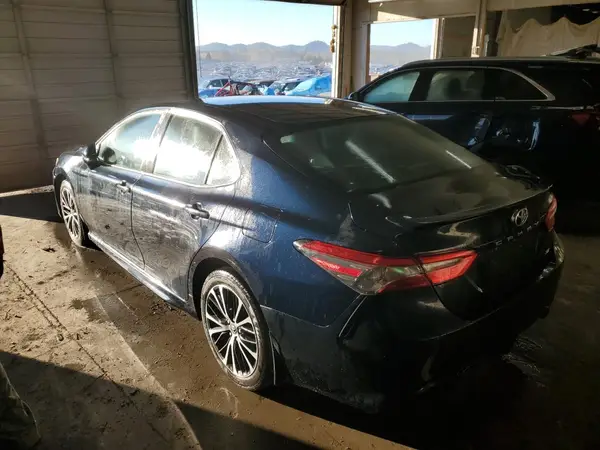 4T1B11HK1JU635459 2018 TOYOTA CAMRY - Image 2