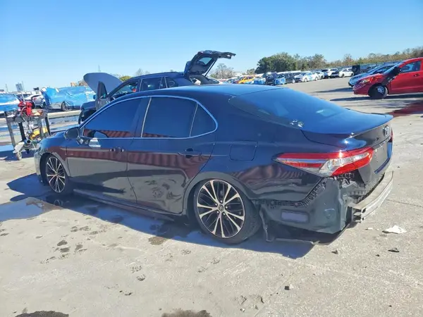 4T1B11HK1JU635803 2018 TOYOTA CAMRY - Image 2