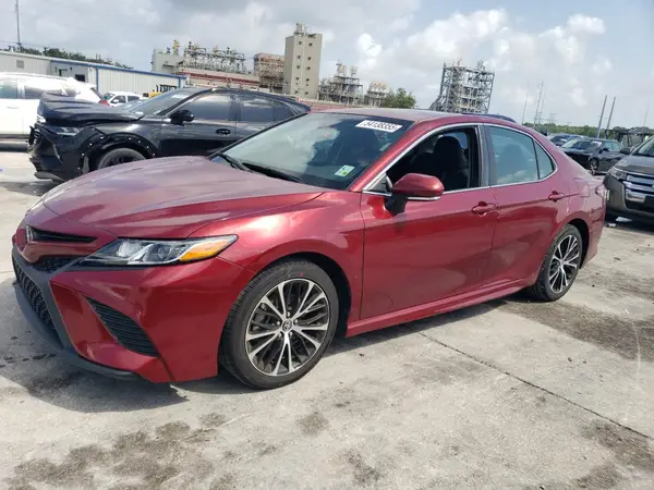 4T1B11HK1JU636255 2018 TOYOTA CAMRY - Image 1