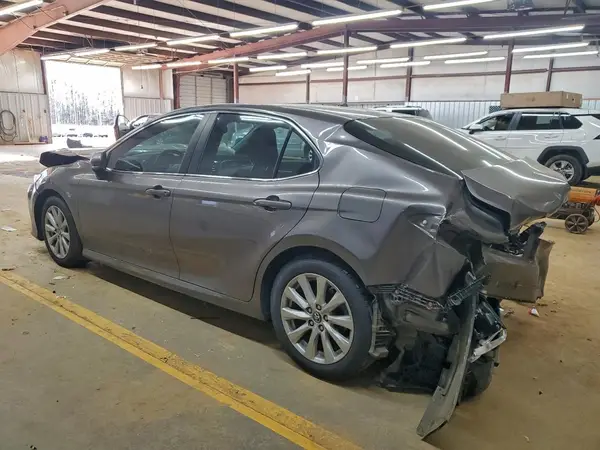 4T1B11HK1JU636708 2018 TOYOTA CAMRY - Image 2