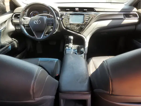 4T1B11HK1JU636823 2018 TOYOTA CAMRY - Image 8