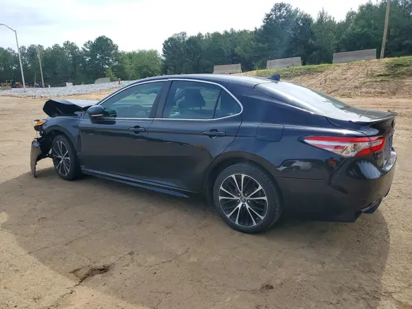 4T1B11HK1JU637955 2018 TOYOTA CAMRY - Image 2