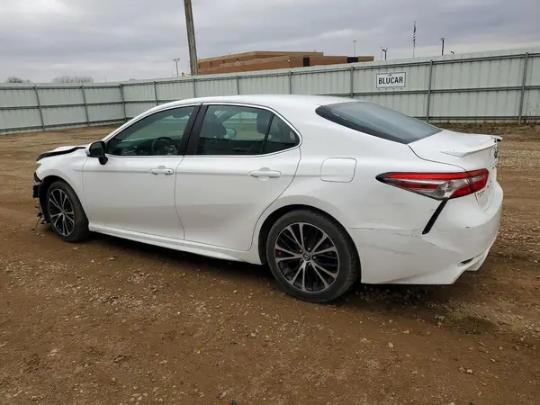 4T1B11HK1JU638054 2018 TOYOTA CAMRY - Image 2