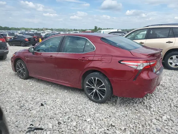 4T1B11HK1JU640550 2018 TOYOTA CAMRY - Image 2