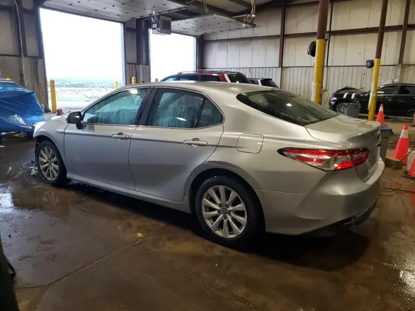 4T1B11HK1JU642430 2018 TOYOTA CAMRY - Image 2