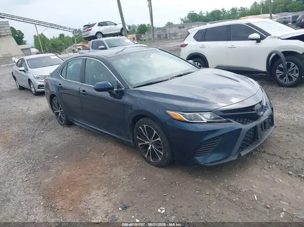 4T1B11HK1JU642816 2018 TOYOTA CAMRY - Image 1