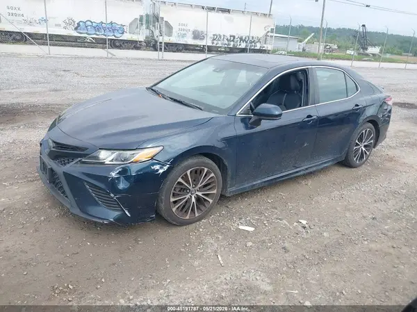 4T1B11HK1JU642816 2018 TOYOTA CAMRY - Image 2