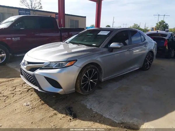 4T1B11HK1JU644355 2018 TOYOTA CAMRY - Image 2