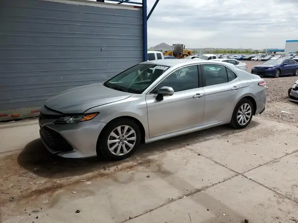 4T1B11HK1JU646347 2018 TOYOTA CAMRY - Image 1