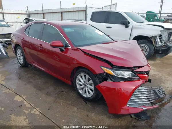 4T1B11HK1JU646509 2018 TOYOTA CAMRY - Image 1