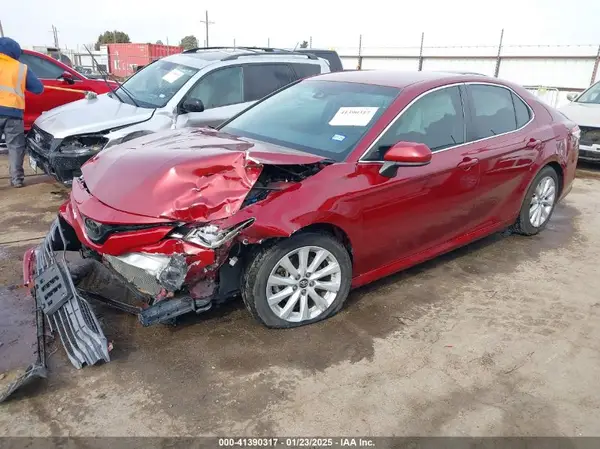 4T1B11HK1JU646509 2018 TOYOTA CAMRY - Image 2