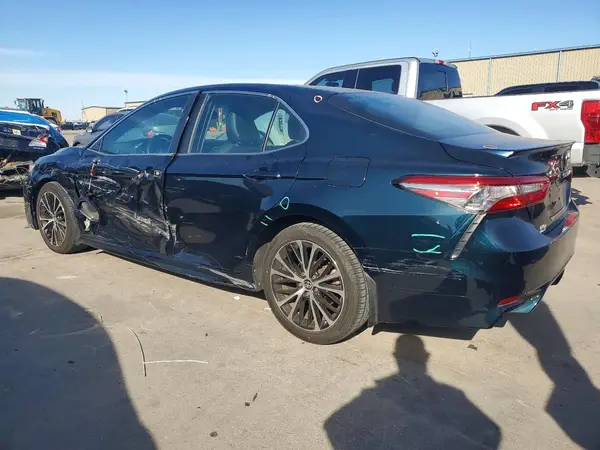 4T1B11HK1JU646672 2018 TOYOTA CAMRY - Image 2
