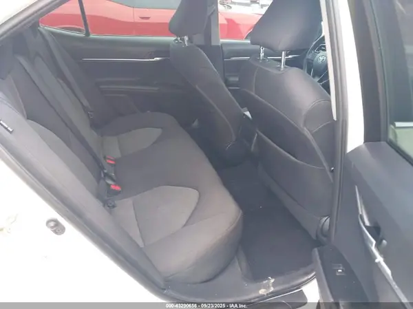4T1B11HK1JU648101 2018 TOYOTA CAMRY - Image 8