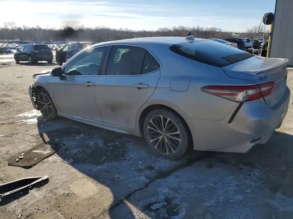 4T1B11HK1JU648423 2018 TOYOTA CAMRY - Image 2