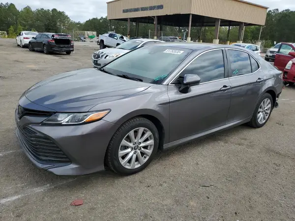 4T1B11HK1JU650186 2018 TOYOTA CAMRY - Image 1
