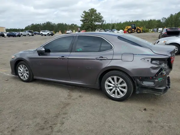 4T1B11HK1JU650186 2018 TOYOTA CAMRY - Image 2