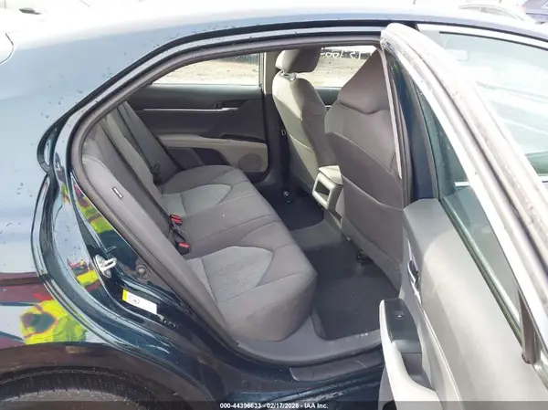 4T1B11HK1JU650964 2018 TOYOTA CAMRY - Image 8