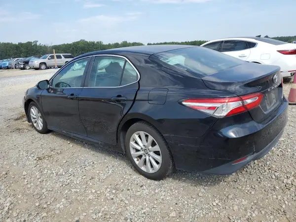 4T1B11HK1JU651354 2018 TOYOTA CAMRY - Image 2