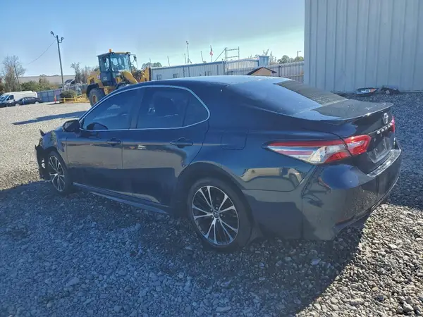 4T1B11HK1JU651998 2018 TOYOTA CAMRY - Image 2