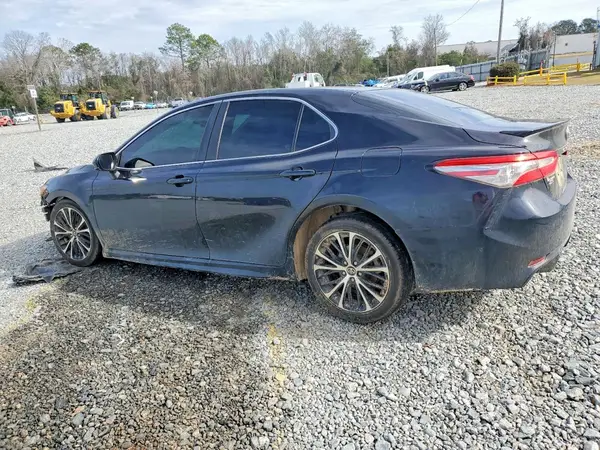 4T1B11HK1JU652701 2018 TOYOTA CAMRY - Image 2