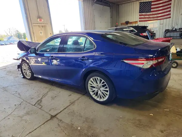 4T1B11HK1JU655680 2018 TOYOTA CAMRY - Image 2