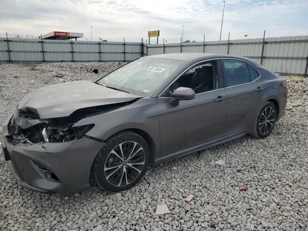 4T1B11HK1JU655761 2018 TOYOTA CAMRY - Image 1