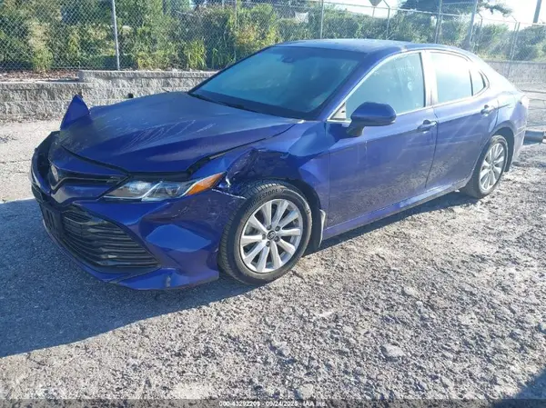 4T1B11HK1JU656506 2018 TOYOTA CAMRY - Image 2