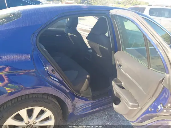 4T1B11HK1JU656506 2018 TOYOTA CAMRY - Image 8
