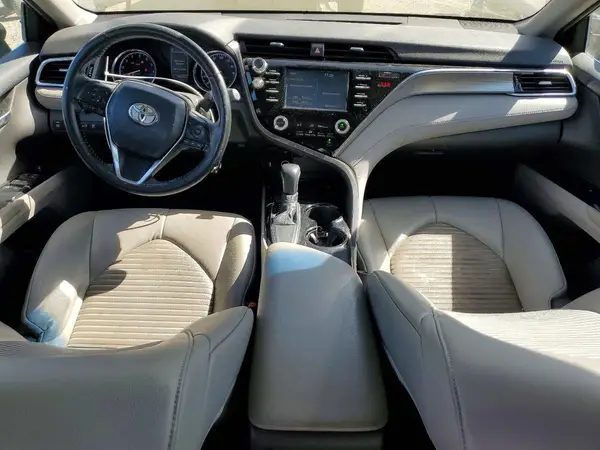 4T1B11HK1JU657929 2018 TOYOTA CAMRY - Image 8