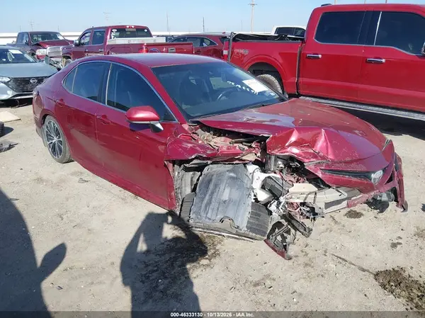 4T1B11HK1JU661446 2018 TOYOTA CAMRY - Image 1