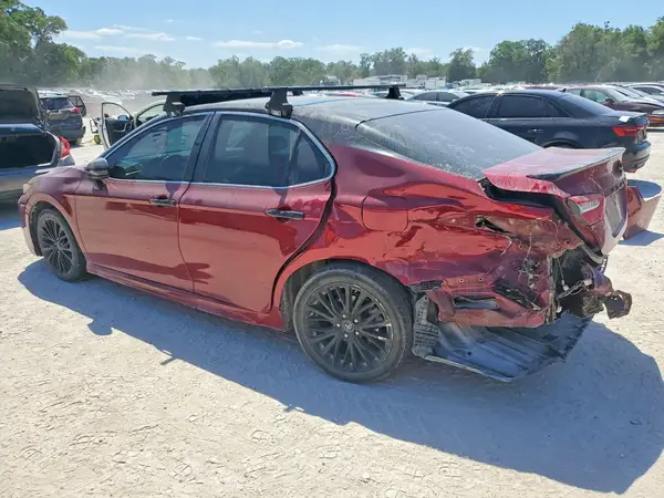 4T1B11HK1JU663018 2018 TOYOTA CAMRY - Image 2