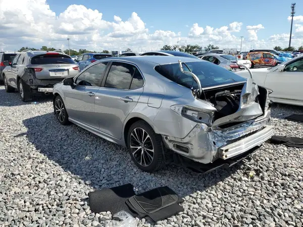4T1B11HK1JU663567 2018 TOYOTA CAMRY - Image 2