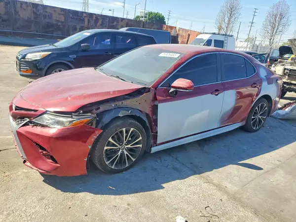 4T1B11HK1JU663634 2018 TOYOTA CAMRY - Image 1