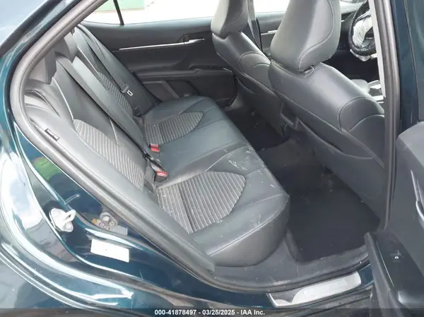 4T1B11HK1JU667277 2018 TOYOTA CAMRY - Image 8