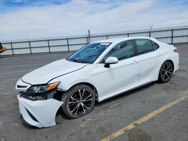 4T1B11HK1JU667716 2018 TOYOTA CAMRY - Image 1