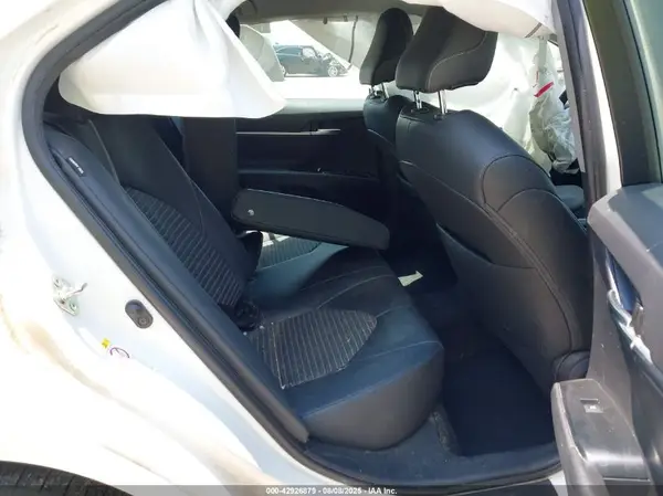 4T1B11HK1JU670048 2018 TOYOTA CAMRY - Image 8