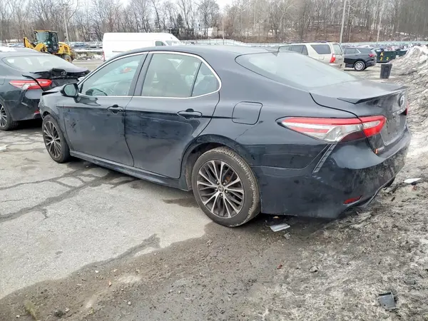 4T1B11HK1JU670289 2018 TOYOTA CAMRY - Image 2