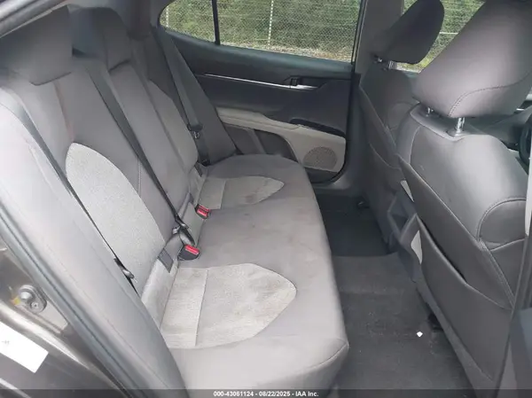 4T1B11HK1JU670681 2018 TOYOTA CAMRY - Image 8