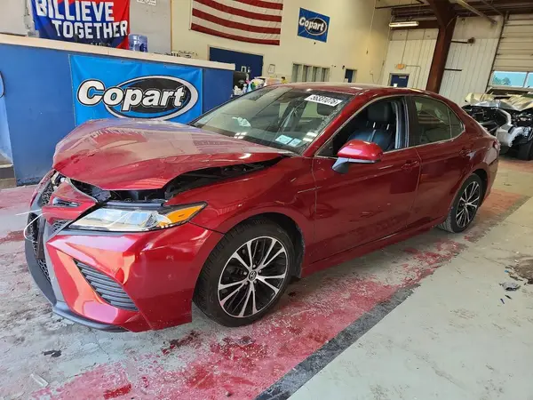 4T1B11HK1JU672270 2018 TOYOTA CAMRY - Image 1