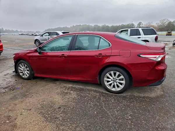 4T1B11HK1JU672284 2018 TOYOTA CAMRY - Image 2