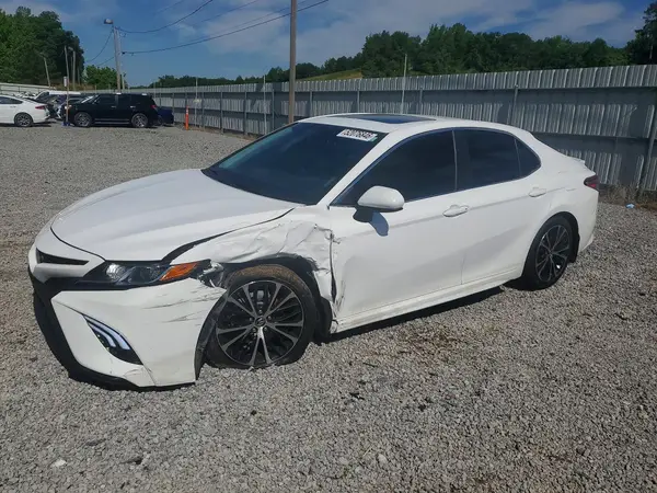 4T1B11HK1JU673449 2018 TOYOTA CAMRY - Image 1