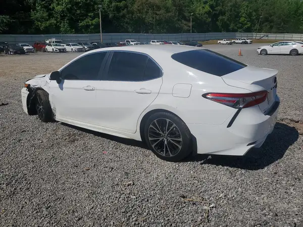 4T1B11HK1JU673449 2018 TOYOTA CAMRY - Image 2