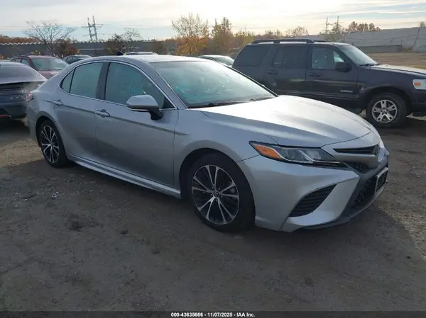 4T1B11HK1JU674441 2018 TOYOTA CAMRY - Image 1