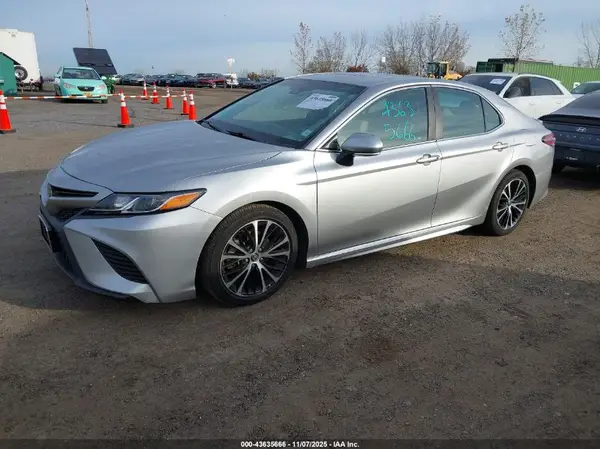 4T1B11HK1JU674441 2018 TOYOTA CAMRY - Image 2