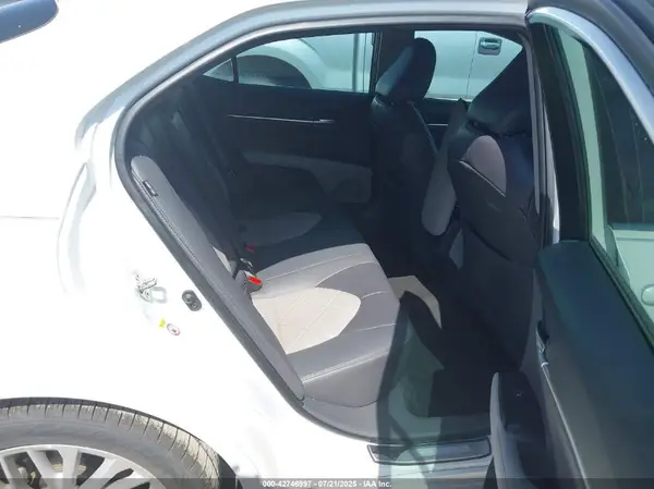 4T1B11HK1JU674519 2018 TOYOTA CAMRY - Image 8